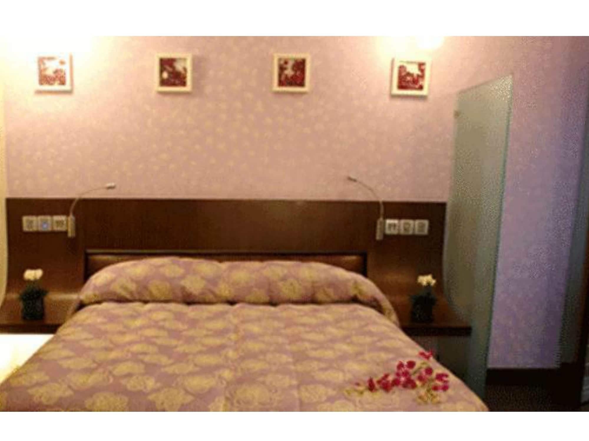The Shalimar Hotel, Kemps Corner 4* Mumbai